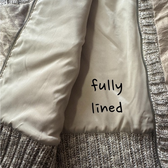 ST JOHN SPORT Gold Quilted Vest Ribbed Knit Detail Women Small NWOT - Picture 8 of 12